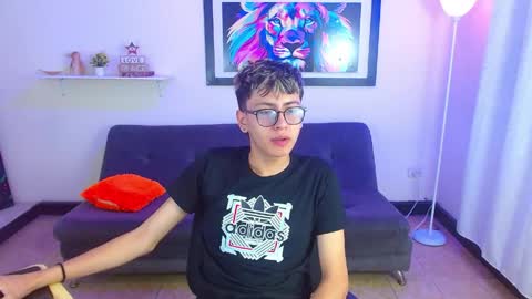 Snapshot of alexcum_18 chatting on 04.09.26 alex online show from 04.09.26