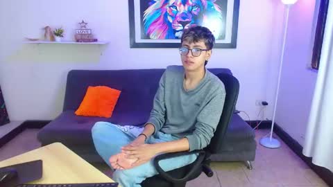 Snapshot of alexcum_18 chatting on 04.21.26 alex online show from 04.21.26