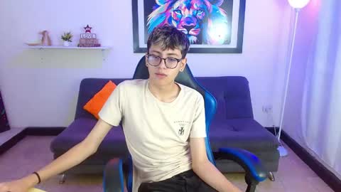 Snapshot of alexcum_18 chatting on 04.22.26 alex online show from 04.22.26