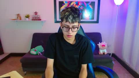 Snapshot of alexcum_18 chatting on 05.15.26 alex online show from 05.15.26