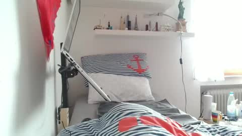 Snapshot of alexderkleine chatting on 02.16.26 alexderkleine online show from 02.16.26