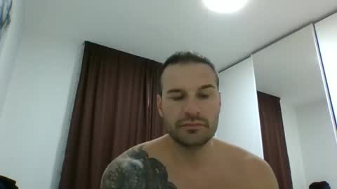 Snapshot of alexgrandi2024 chatting on 02.01.25 rey ale84 online show from 02.01.25