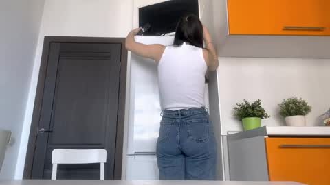 Emila online show from 04.11.26