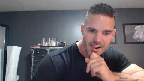 Snapshot of alexiarain chatting on 10.03.25 Alex online show from 10.03.25