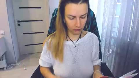 Snapshot of alexiayellow chatting on 05.11.26 Alexia online show from 05.11.26
