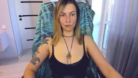 Snapshot of alexiayellow chatting on 05.22.26 Alexia online show from 05.22.26
