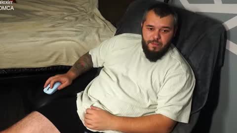 Snapshot of alexirr chatting on 12.01.25 Alex online show from 12.01.25