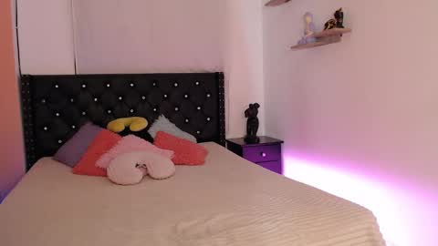 Snapshot of alexis21_ chatting on 09.17.25 Alexis online show from 09.17.25