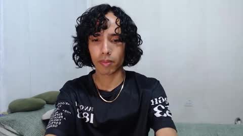 Snapshot of alexis21_ chatting on 12.04.25 Alexis online show from 12.04.25