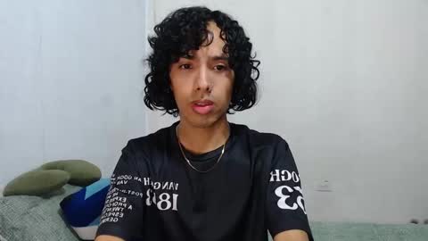 Snapshot of alexis21_ chatting on 12.05.25 Alexis online show from 12.05.25