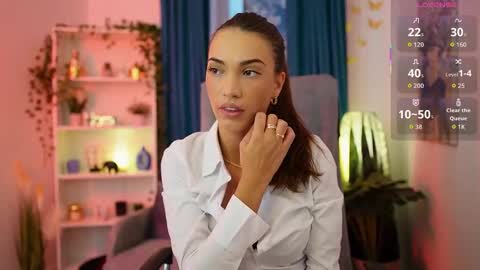 Snapshot of alexis_luv_ chatting on 11.12.25 Alexis online show from 11.12.25