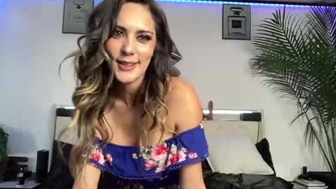 Alexis Amor online show from 09.13.25