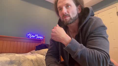 Snapshot of alexmanndickerson chatting on 01.10.25 Alex Mann online show from 01.10.25