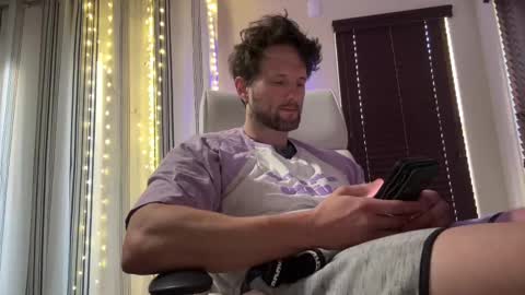 Snapshot of alexmanndickerson chatting on 10.05.25 Alex Mann online show from 10.05.25