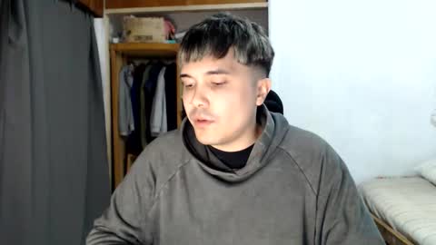 Snapshot of alexriversx chatting on 05.20.26 Alexander online show from 05.20.26