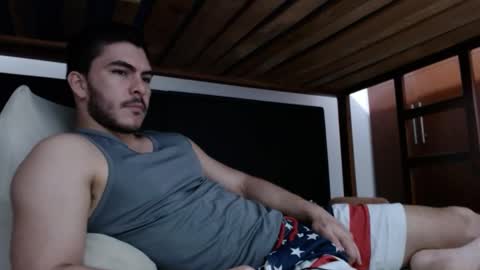 Snapshot of alexsb1998 chatting on 02.14.25 alexsb1998 online show from 02.14.25