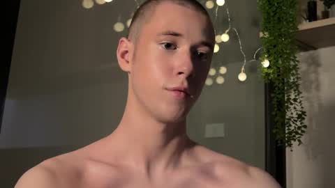 Snapshot of alexwos chatting on 01.25.25 Alex online show from 01.25.25