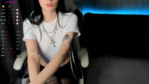 Snapshot of alexxa_bloom chatting on 12.19.25 Alexa Bloom online show from 12.19.25