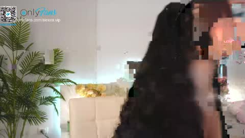 Snapshot of alexxa_dz chatting on 04.17.26 online show from 04.17.26