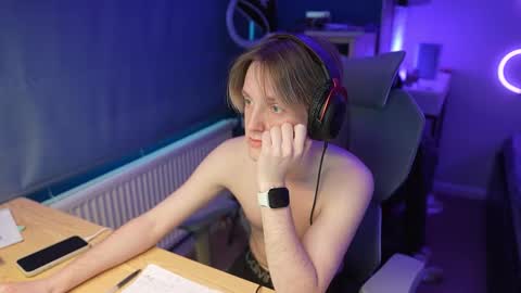 Snapshot of alexycutie chatting on 03.20.26 Alexycutie online show from 03.20.26