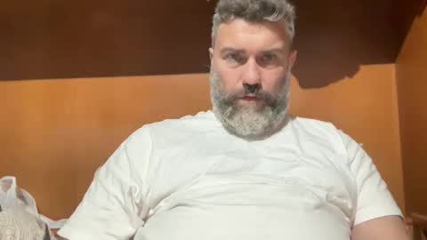 Snapshot of alfali chatting on 10.21.25 alfali online show from 10.21.25