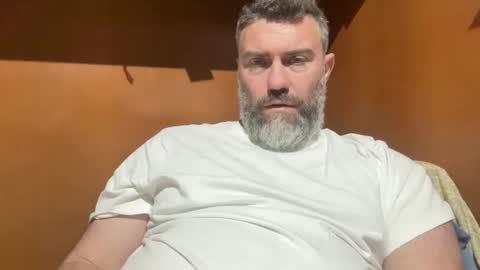 Snapshot of alfali chatting on 11.22.25 alfali online show from 11.22.25