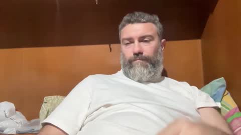 Snapshot of alfali chatting on 12.14.25 alfali online show from 12.14.25