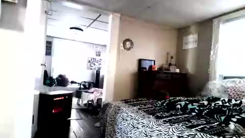 Snapshot of ali_tayler chatting on 11.28.25 ali_tayler online show from 11.28.25