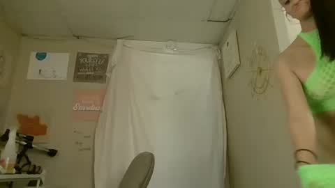 Snapshot of ali_tayler chatting on 02.01.26 ali_tayler online show from 02.01.26