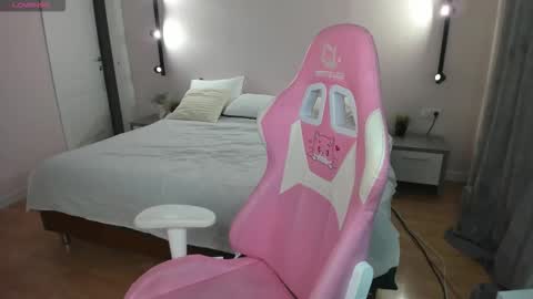 Snapshot of alic_black chatting on 10.04.25 alic_black online show from 10.04.25