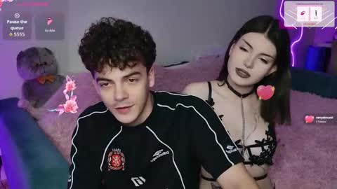 Snapshot of alice118james chatting on 10.05.25 alice and james online show from 10.05.25