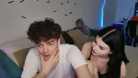 Snapshot of alice118james chatting on 10.28.25 alice and james online show from 10.28.25