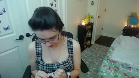 Snapshot of alice_asks chatting on 01.10.26 Alice Asks online show from 01.10.26