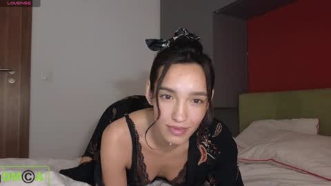 A R Y A  T I A online show from 01.05.25