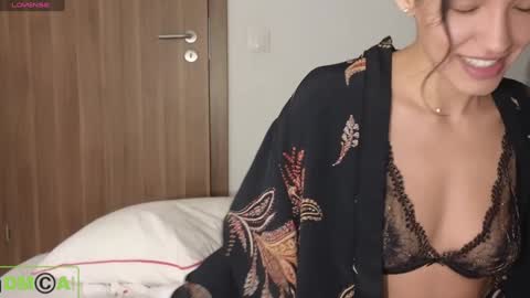 A R Y A  T I A online show from 01.05.25