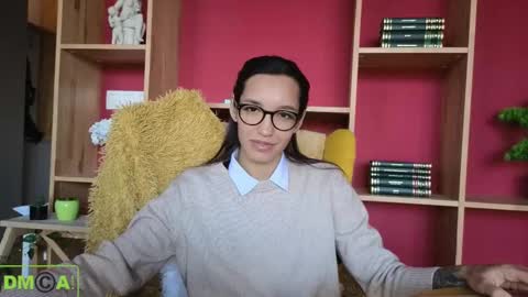 A R Y A  T I A online show from 02.20.25