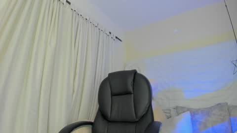 Snapshot of alice_brownnn chatting on 02.23.25 alice_brownnn online show from 02.23.25