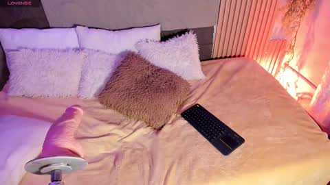 Mey online show from 03.16.26