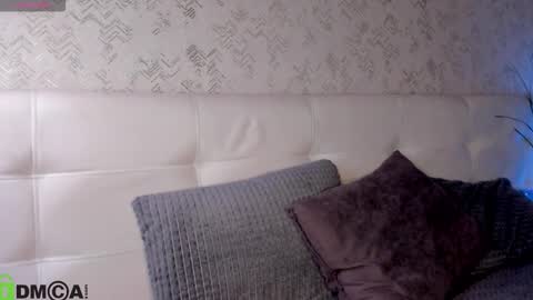 Snapshot of alice_elf chatting on 10.06.25 Alice online show from 10.06.25