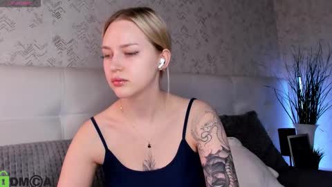 Snapshot of alice_elf chatting on 10.26.25 Alice online show from 10.26.25