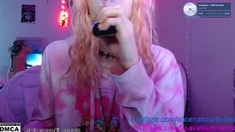 Alice Hatchette online show from 09.30.25
