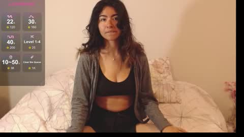 Snapshot of alice_middle01 chatting on 11.10.25 Alice online show from 11.10.25