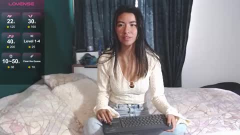 Snapshot of alice_middle01 chatting on 01.16.26 Alice online show from 01.16.26