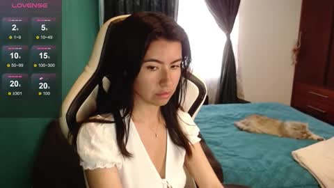 Snapshot of alice_middle01 chatting on 02.10.26 Alice online show from 02.10.26