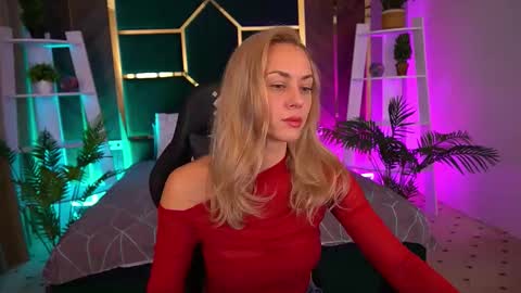 Snapshot of alice_morell chatting on 11.04.25 alice_morell online show from 11.04.25