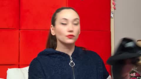 Snapshot of alice_munro chatting on 02.10.25 AliceMunro online show from 02.10.25