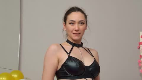 Snapshot of alice_munro chatting on 02.22.25 AliceMunro online show from 02.22.25