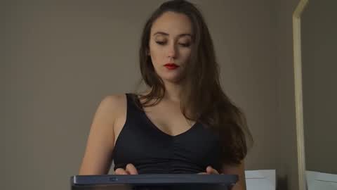 Snapshot of alice_munro chatting on 10.01.25 AliceMunro online show from 10.01.25