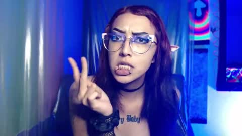 Snapshot of alice_phantom chatting on 03.04.25 online show from 03.04.25