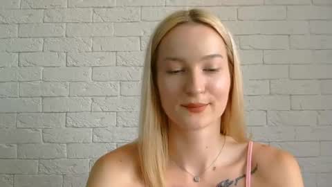 Snapshot of alice_sweet_01 chatting on 06.23.26 Alice online show from 06.23.26
